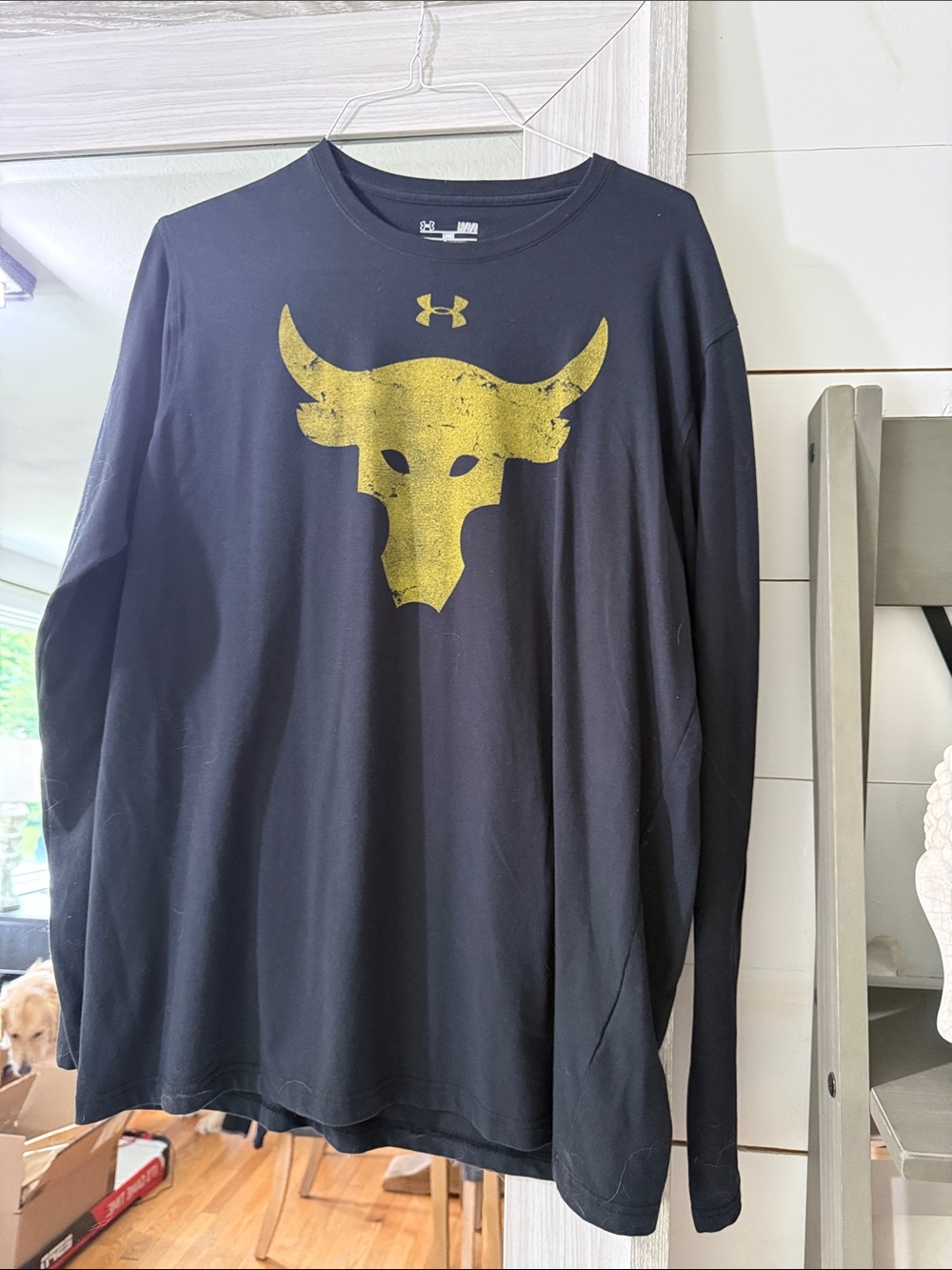 Under Armour Men’s Short-Sleeve Tee — Black with Gold Bull Graphic